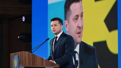 Владимир Зеленский - Владимир Путин - Джо Байден - Зеленский признал наличие проблем с коррупцией на Украине - iz.ru - Женева