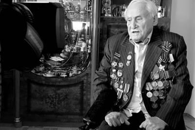 Умер снесший танком Т-34 забор Освенцима советский солдат - lenta.ru - Австрия