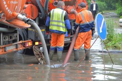 В Твери после сильного ливня пришлось откачивать воду с улиц - tver.mk.ru - Тверь