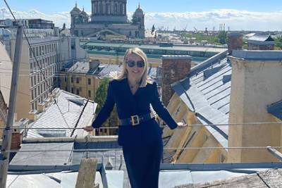 Ксения Собчак - Собчак отреагировала на иск увидевшей себя в образе проститутки участницы ПМЭФ - lenta.ru
