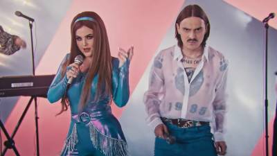 Ксения Собчак - Илья Прусикин - Софья Таюрская - Солистка Little Big Софья Таюрская сразила подписчиков фотосессией в мокром белье - inforeactor.ru