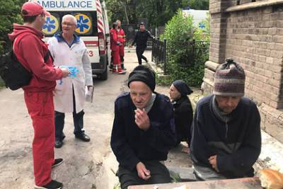 Санитары украинской психбольницы бросили пациентов умирать на кладбище - lenta.ru - Одесса