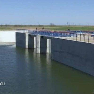 Владимир Константинов - В Крыму не станут использовать воду, просочившуюся сквозь дамбу с территории Украины - radiomayak.ru - Крым