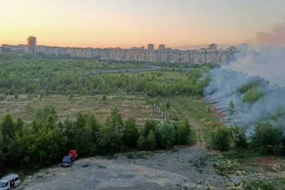 В микрорайоне «Тополиная аллея» произошел пожар на площадке будущего аквапарка - chel.mk.ru - Челябинск