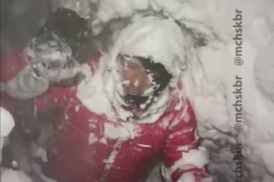 Провалившегося в расщелину альпиниста спасли на Эльбрусе - kavkaz.mk.ru - респ. Кабардино-Балкария - Липецк