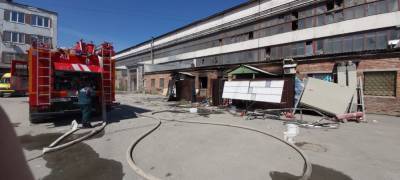 Один человек погиб при пожаре в производственном цехе в Новосибирске - runews24.ru - Новосибирск - Новосибирская обл.
