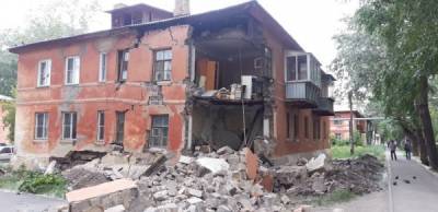 В Челябинске обрушилась стена двухэтажного дома - nakanune.ru - Челябинск