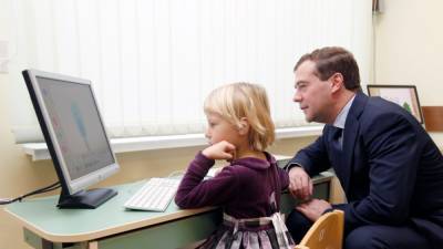 Анзор Музаев - Правительство заведёт россиянам обязательный цифровой профиль уже с детского сада - svoboda.org