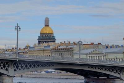 Евро-2020 ограничит проезд общественного транспорта по Дворцовому мосту - spb.mk.ru - Санкт-Петербург
