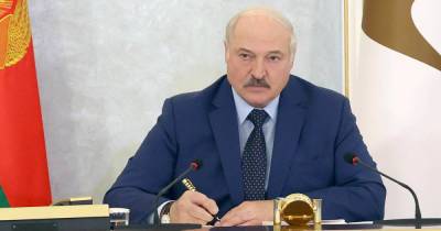 Александр Лукашенко - Лукашенко: Белоруссия должна производить свое стрелковое оружие - ren.tv