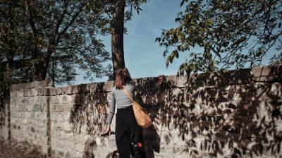 В воронежском райцентре автомобилистка сбила на зебре 9-летнюю девочку на велосипеде - vestivrn.ru - Воронеж - Лиски