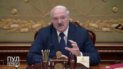 Александр Лукашенко - Лукашенко поручил развивать в Белоруссии производство стрелкового оружия - piter.tv