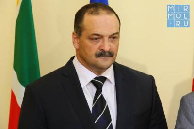 Сергей Меликов - Сергей Меликов поздравил социальных работников с профессиональным праздником - mirmol.ru - респ. Дагестан