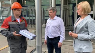 Рабочий из Челябинска привез в Госдуму 400 писем против поправок в Трудовой кодекс - znak.com - Москва - Челябинская обл. - Челябинск