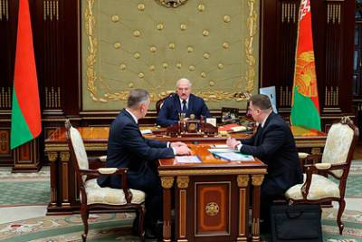 Александр Лукашенко - Дмитрий Пантус - Лукашенко оценил влияние западных санкций на белорусскую оборонку - lenta.ru