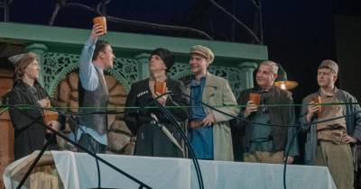 Ольга Бузова - Иосиф Сталин - «Чудесный грузин»: размышления у театрального подъезда - ren.tv