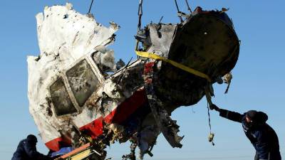 Хендрик Стинхейс - Гаагский суд сообщил результаты экспертизы останков пилотов MH17 - gazeta.ru - Голландия