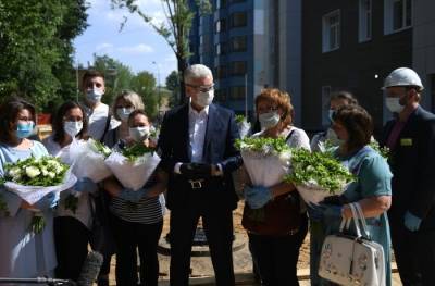 Сергей Собянин - Собянин: соцработники во время пандемии были на передовой, помогали нуждающимся в лечении - interfax-russia.ru - Москва