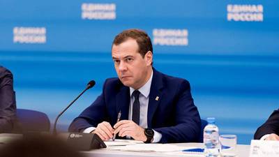 Дмитрий Медведев - Рейтинг недоверия: Медведев рискует выпасть из предвыборного списка «Единой России» - newdaynews.ru