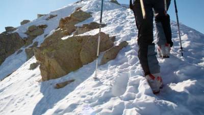 Семен Еремин - Четыре часа над пропастью: история спасения альпиниста из трещины на Эльбрусе - 5-tv.ru