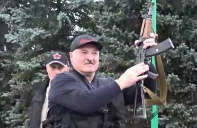 Александр Лукашенко - Лукашенко приказал производить российское оружие в Беларуси на случай войны - lenta.ua - Россия