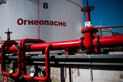 Доходы России от продажи нефти упали - lenta.ru