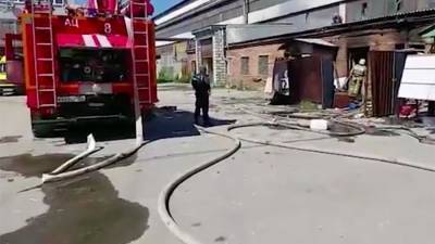 Человек погиб при пожаре в цехе по производству триплекса в Новосибирске - iz.ru - Новосибирск - р-н Советский
