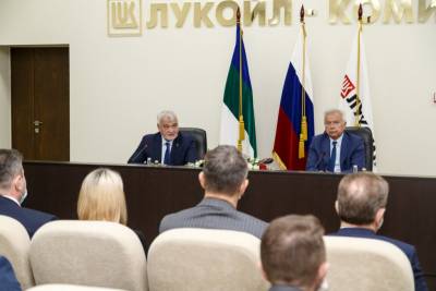 Владимир Уйба - Вагит Алекперов - За годы партнёрства ЛУКОЙЛа и Коми в регион пришло более 8 млрд рублей на социальные проекты - Владимир Уйба - komiinform.ru - респ. Коми