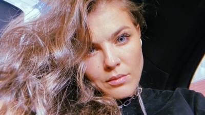 Софья Таюрская - Странный образ Золушки: Таюрская поделилась новым фото с подписчиками - 5-tv.ru
