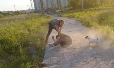 В Буграх мужчине сломали нос из-за строительного мусора - ivbg.ru - Ленинградская обл.