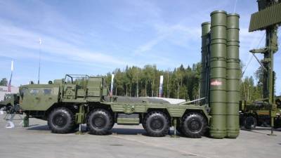 В Ленобласти прошли боевые учения расчетов систем С-400 «Триумф» - 5-tv.ru - Россия - Ленинградская обл.