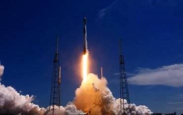 SpaceX вывела на орбиту группу из 60 интернет-спутников - ukrpost.biz - Киев