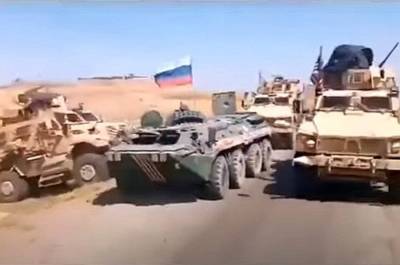 Российские военные заблокировали и вытеснили на обочину американский патруль в Сирии (видео) - sharij.net - Сирия