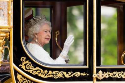 Елизавета II - принц Гарри - принцесса Диана - Елизавета II пригласила принца Гарри на обед для примирения - versia.ru - Лондон