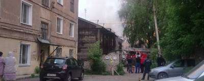 В Кирове на Октябрьском проспекте сгорел деревянный дом - runews24.ru - Кировская обл.