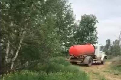 Минприроды Рязанской области возбудило административное дело из-за слива нечистот у домов в селе Заборье - versia.ru - Рязанская обл.