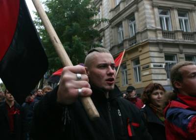 Во Львове радикалы устроили провокацию против сотрудников российского консульства - news-front.info - Львов