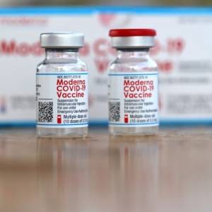 В США на три года посадили фармацевта, который испортил 500 доз вакцины Moderna - reporter-ua.com - США