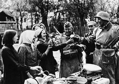 Какой валютой расплачивались на оккупированной территории СССР - russian7.ru - Берлин