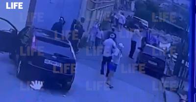 Убил одного и перезарядил ружьё: Лайф публикует видео момента расстрела приставов в Адлере - reendex.ru - Адлер