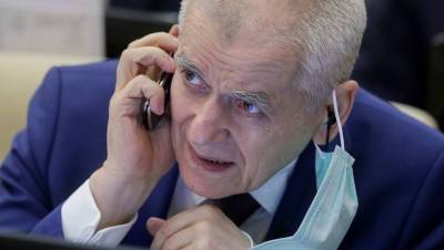 Геннадий Онищенко - Онищенко поддержал усиление контроля за масками и перчатками в общественных местах - gazeta.ru - Москва