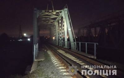 В Харькове девочка погибла от удара током на мосту - korrespondent.net - Харьков