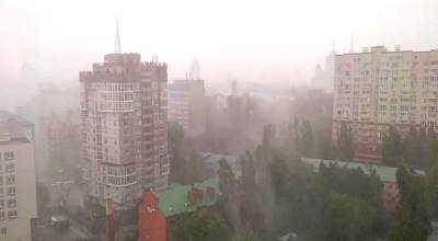 Воронежцы делились в соцсетях видео последствий сильного ливня с грозой - gorcom36.ru - Воронеж