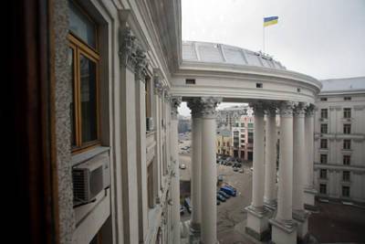Украина назвала условием пересмотра отношений с Россией выплату компенсаций - lenta.ru