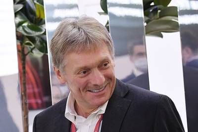 Владимир Путин - Дмитрий Песков - Джозеф Байден - В Кремле оценили вероятность обсуждения Украины на встрече Путина и Байдена - lenta.ru
