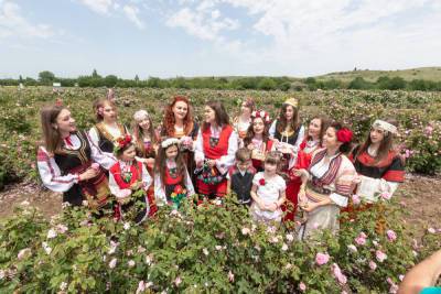 Впервые в Крыму конкурс красоты прошел в розовом поле - crimea.mk.ru - Крым - Болгария