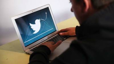 Пользователи ряда стран сообщили о сбое в работе Twitter - iz.ru - США - Англия - Израиль - Канада - Голландия - Twitter