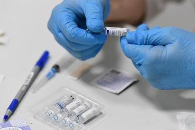 Еще один российский регион ввел обязательную вакцинацию части населения - lenta.ru - Амурская обл.