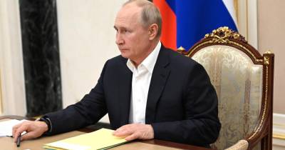Владимир Путин - Путин подписал закон о запрете уравнивания СССР и нацистской Германии - ren.tv - Россия - Германия