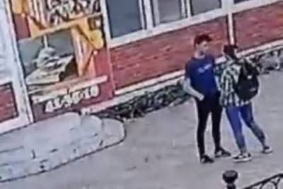 Девушка-подросток зарезала школьника на улице в Братске - versia.ru - Братск